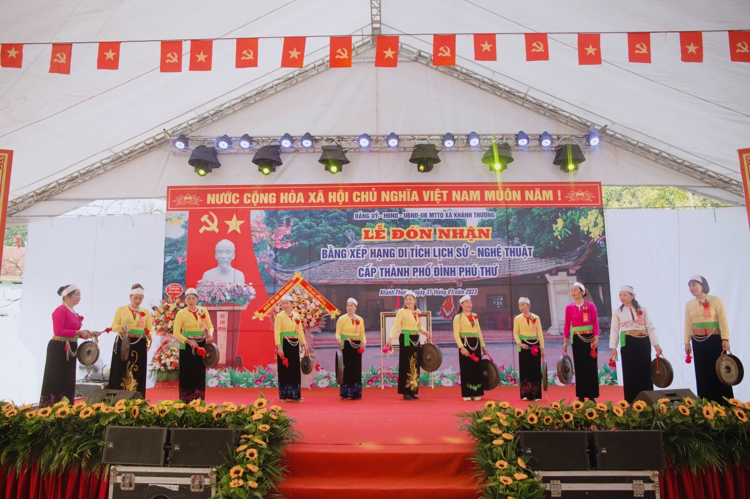 Thôn Phú Thứ long trọng tổ chức lễ đón nhận bằng xếp hạng di tích lịch sử
